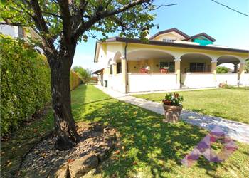 Marcon Centro Porzione di Bifamiliare con 4 camere e 600mq di giardino